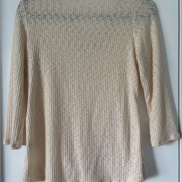 Another Reason Women’s Small Cream Ribbed V-Neck Top 3/4 Sleeve - Picture 2 of 8